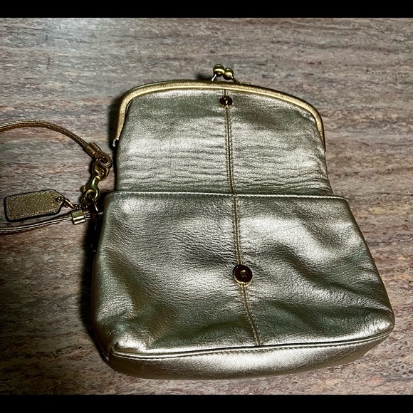 Coach vintage metallic gold foldover wristlet - Picture 3 of 16
